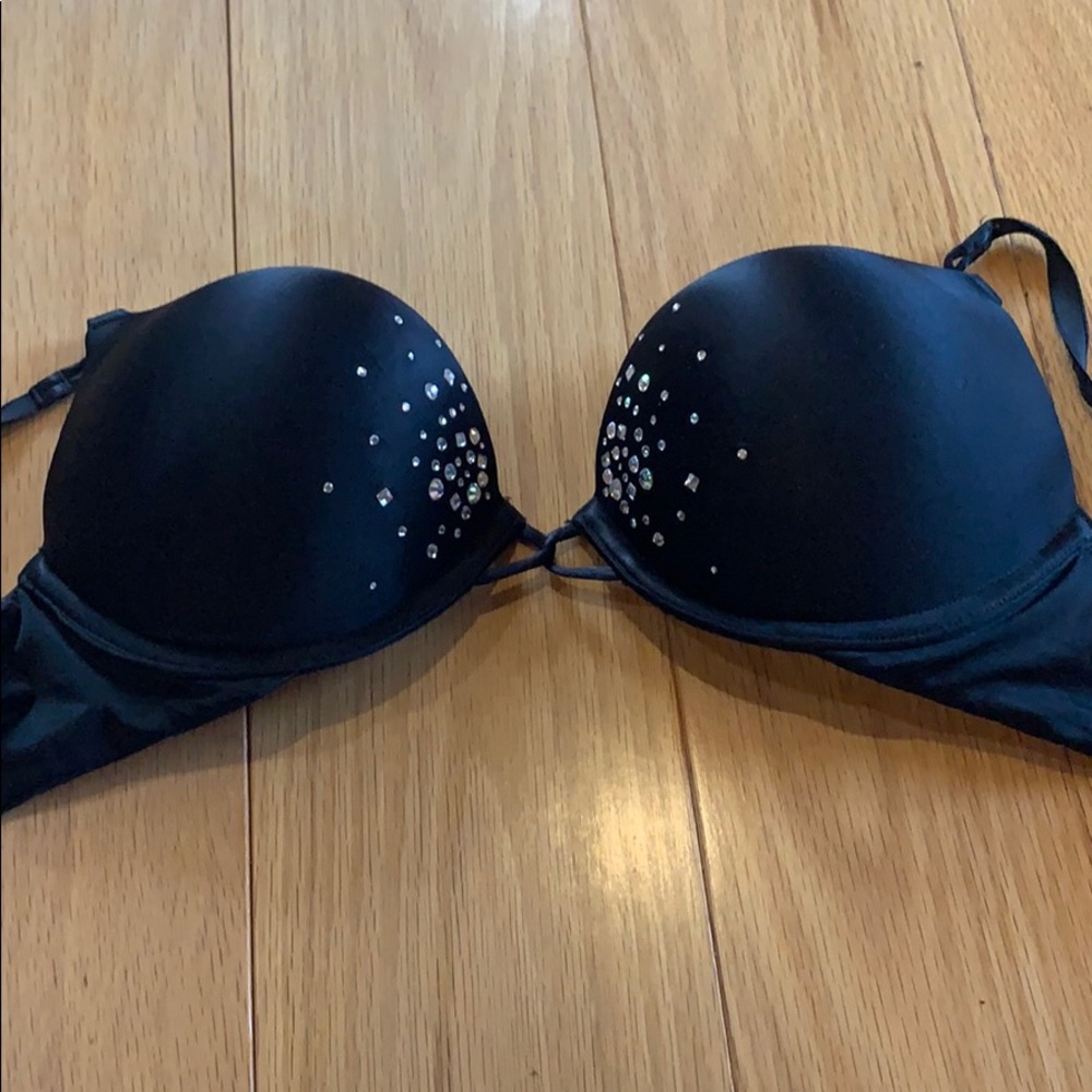 Victoria’s Secret bombshell bra